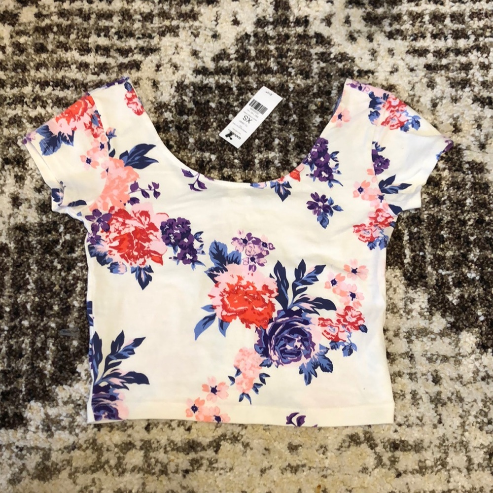 Garage Scoop Crop Top